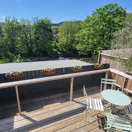 Ty Taf 2 Bed Cottage With Deck & Easy Transport Links Cardiff Esterno foto