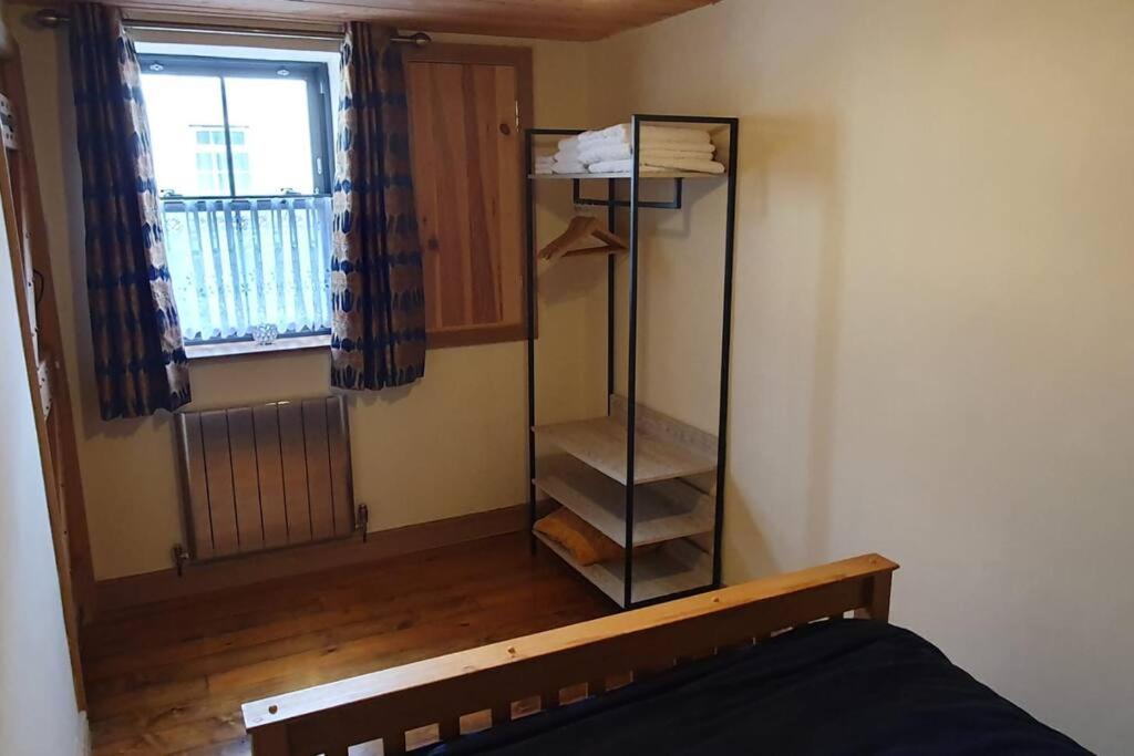 Ty Taf 2 Bed Cottage With Deck & Easy Transport Links Cardiff Esterno foto